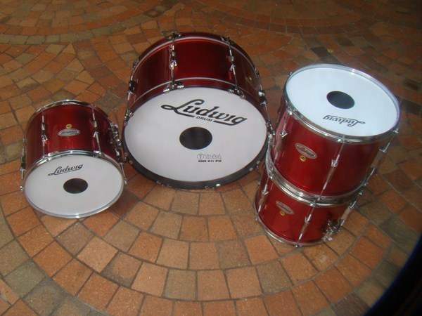 Giá bán trống đội LUDWIG màu đỏ